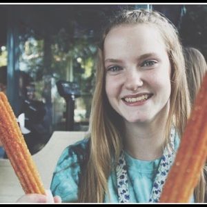 Meet your Posher, Claire